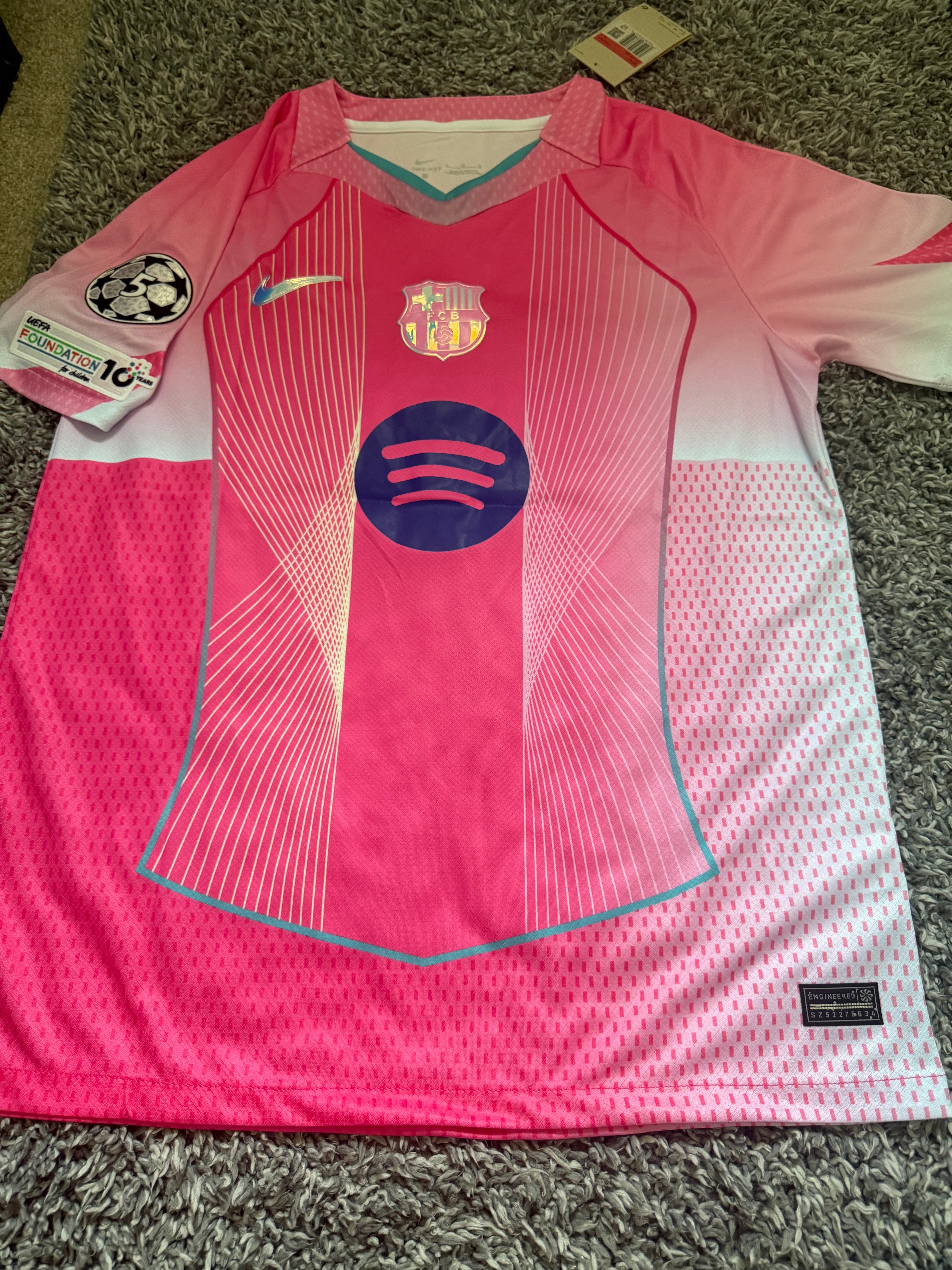 Barcelona Yamal Pink kit