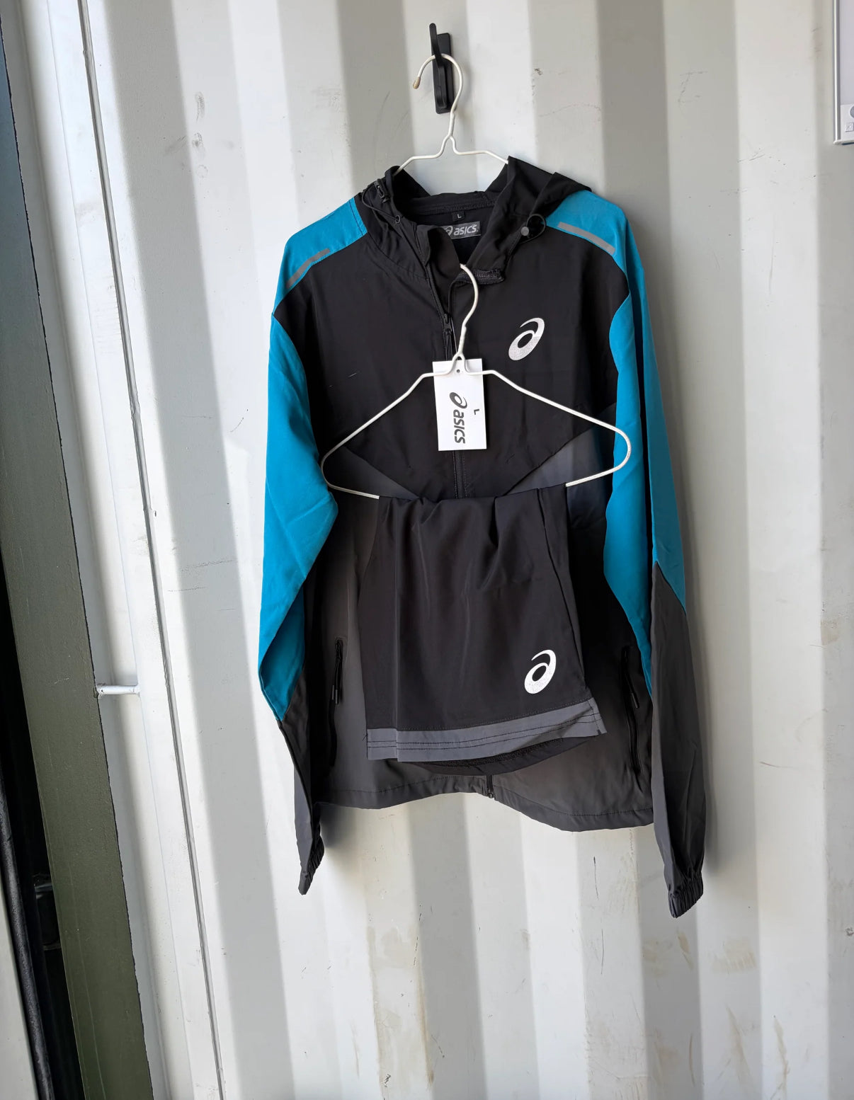 Asix Windbreaker set