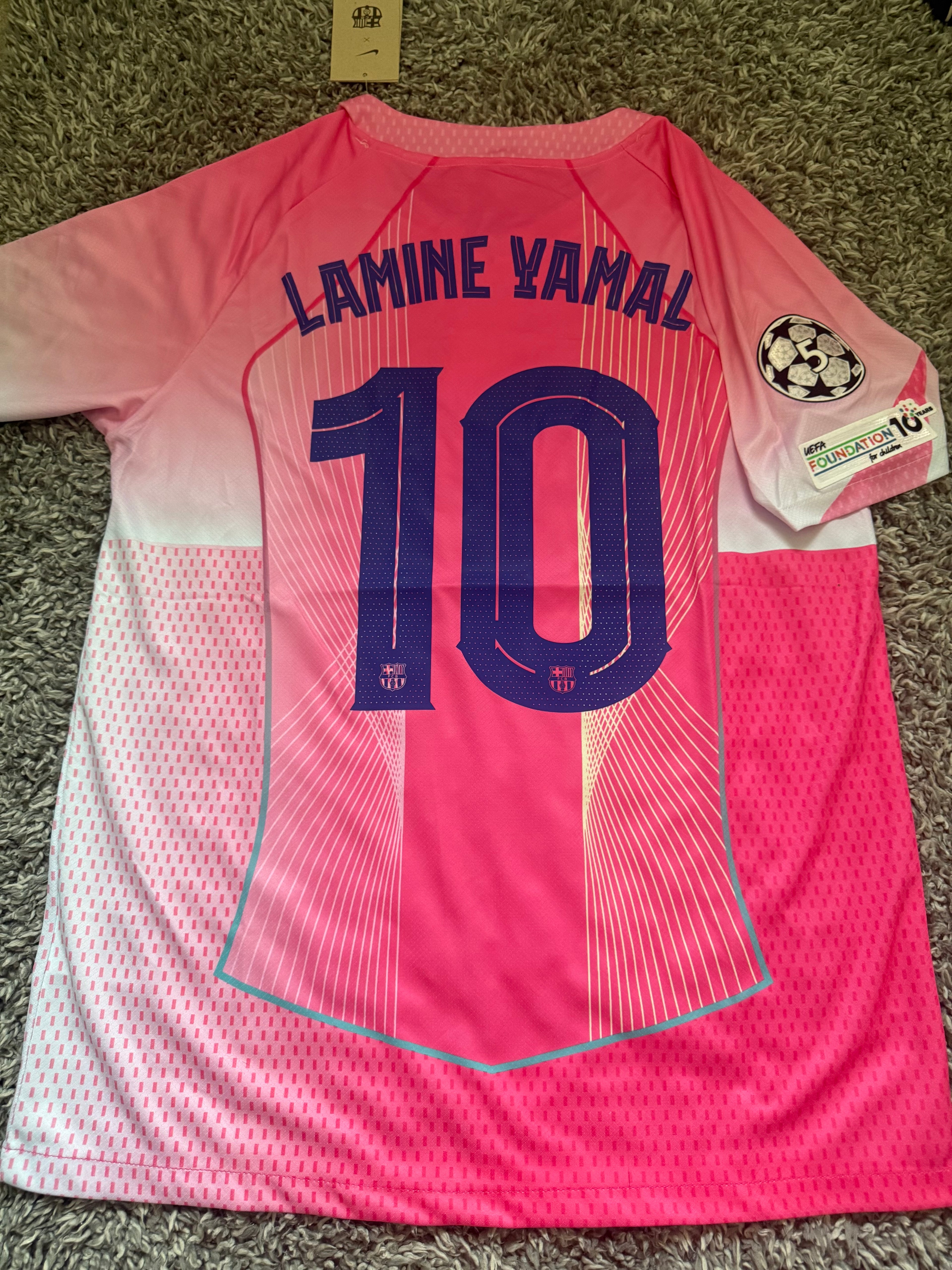 Barcelona Yamal Pink kit