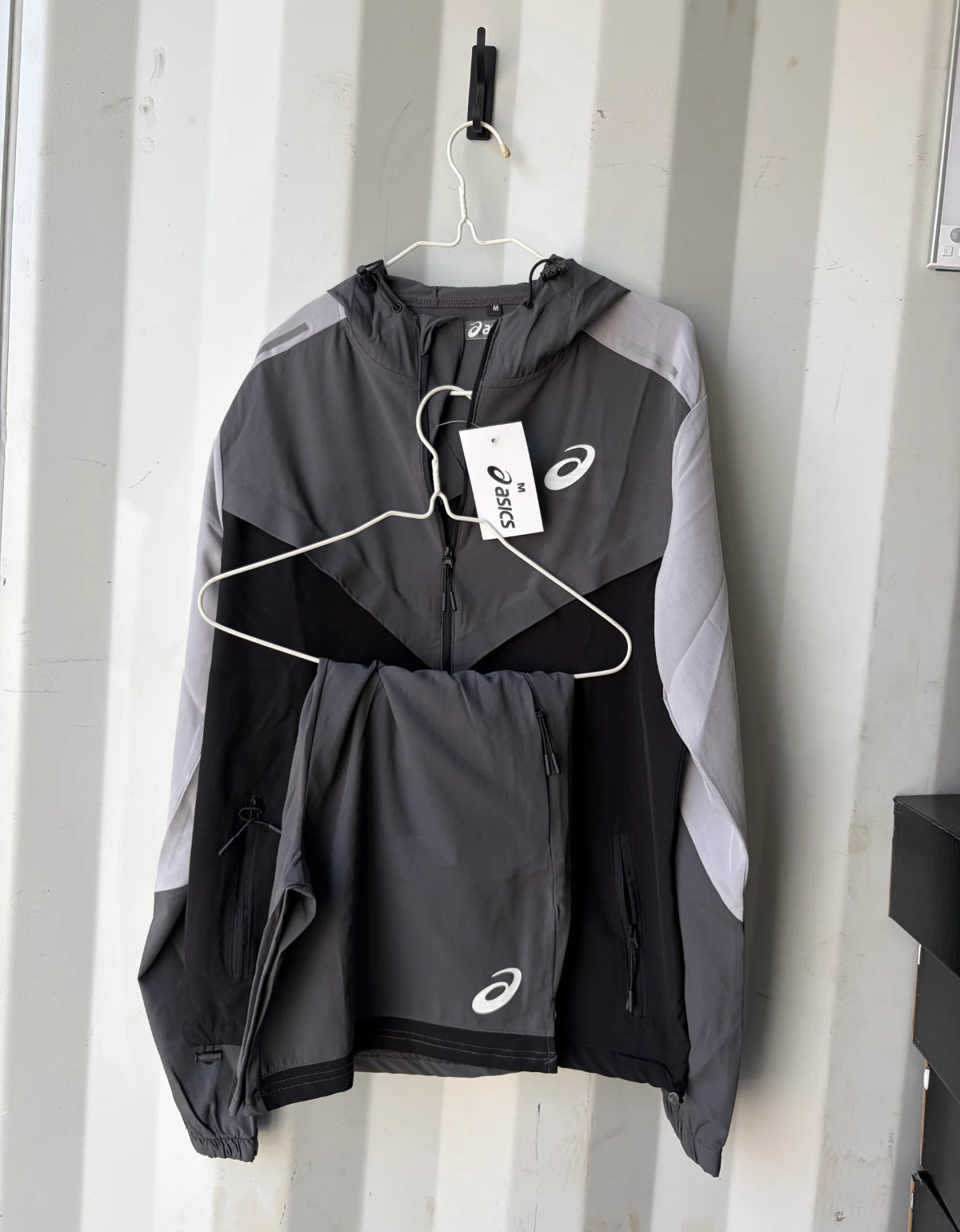 Asix Windbreaker set