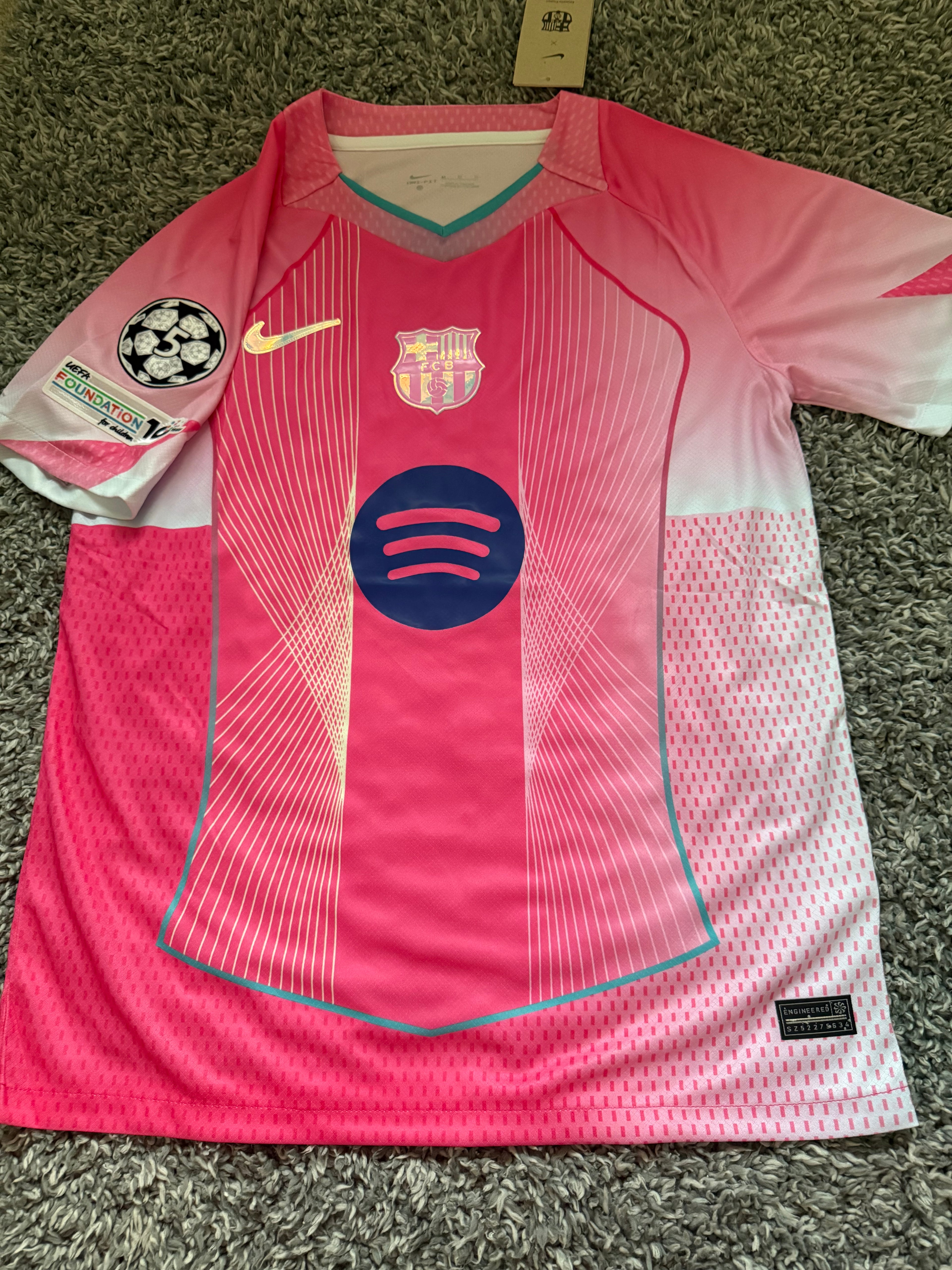 Barca Pink kit UCL